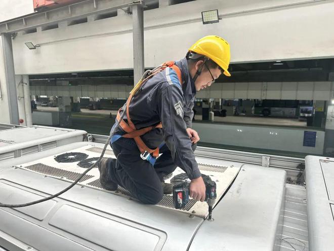 一定能坐上凉爽的公交车原因是……九游会j9登陆天气逐步变热但您(图2)