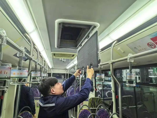一定能坐上凉爽的公交车原因是……九游会j9登陆天气逐步变热但您(图4)